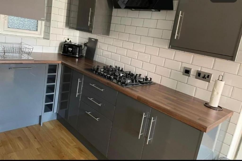 Hu1 Stylish Cozy Central Apartment Wifi H3 Kingston upon Hull Dış mekan fotoğraf