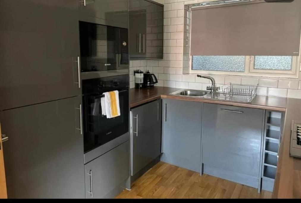Hu1 Stylish Cozy Central Apartment Wifi H3 Kingston upon Hull Dış mekan fotoğraf